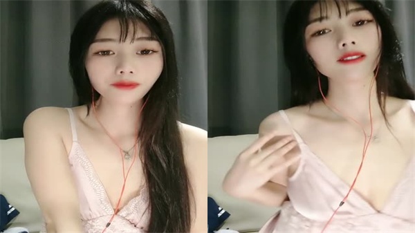 黑丝苗条巨乳骚妇主动求欢，蒙面狼友狂舔奶子玩穴猛操